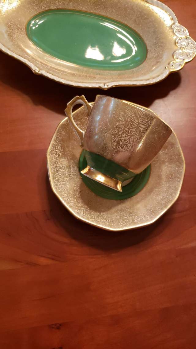 Photographing an object with a phone