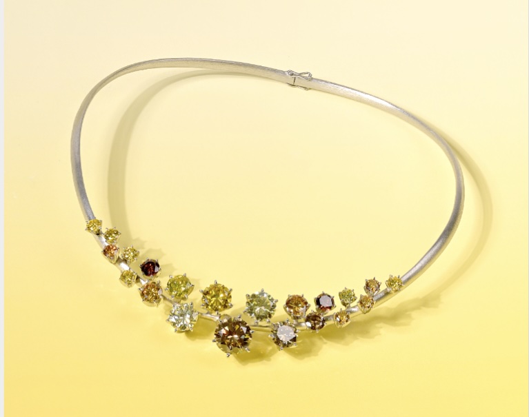 A diamond necklace